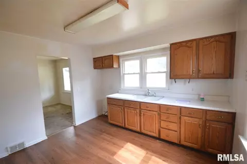604 E Pasadena Ave, Peoria, IL 61604 photo 13