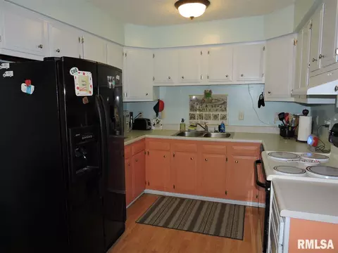 85 Richmond Rd, Macomb, IL 61455 photo 6