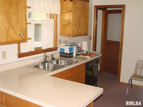 715 E Franklin St, Macomb, IL 61455 photo 3