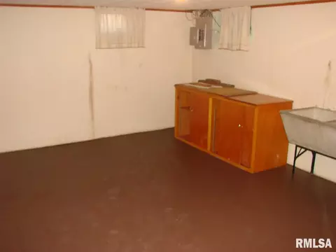 715 E Franklin St, Macomb, IL 61455 photo 11