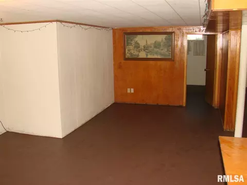 715 E Franklin St, Macomb, IL 61455 photo 9