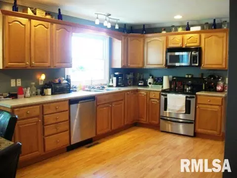 1120 E Sycamore, Canton, IL 61520 photo 6