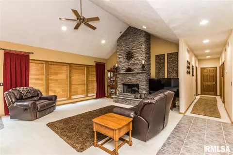 10834 W Timber Rd, Mapleton, IL 61547 photo 8
