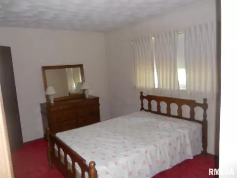 1214 E Locust, Canton, IL 61520 photo 6