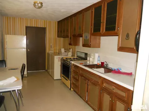1214 E Locust, Canton, IL 61520 photo 12