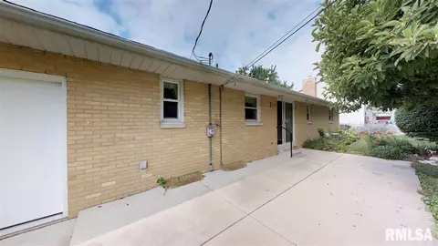 1013 E Jefferson St, Morton, IL 61550 photo 2