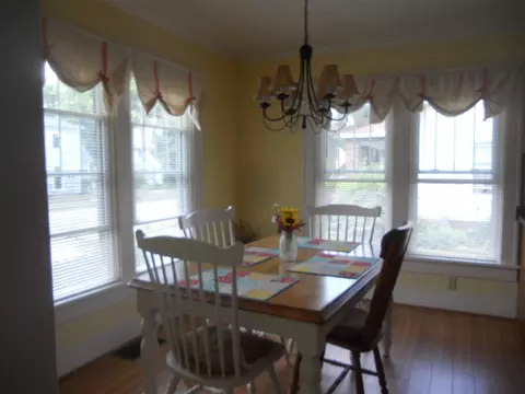 425 S Madison St, Macomb, IL 61455 photo 2