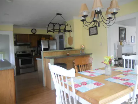 425 S Madison St, Macomb, IL 61455 photo 4