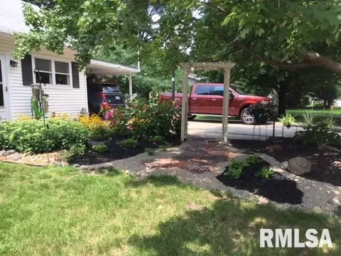 726 E Washington St, Macomb, IL 61455 photo 24