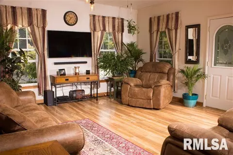 726 E Washington St, Macomb, IL 61455 photo 6