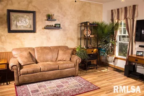 726 E Washington St, Macomb, IL 61455 photo 5