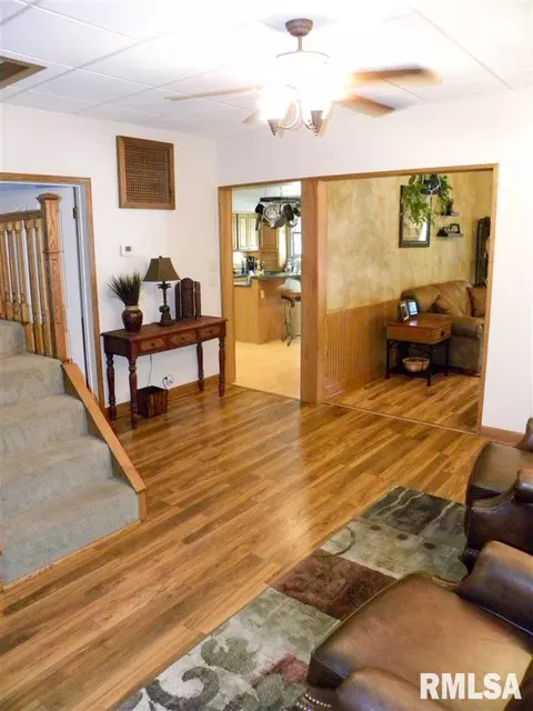 726 E Washington St, Macomb, IL 61455 photo 10