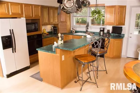 726 E Washington St, Macomb, IL 61455 photo 11