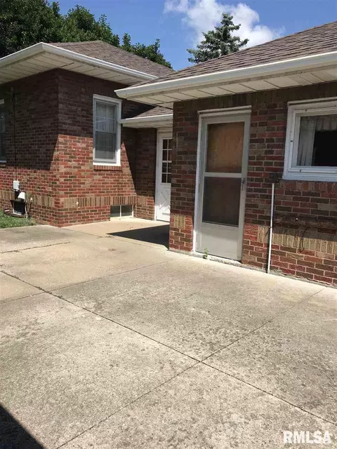 544 E Ash, Canton, IL 61520 photo 6