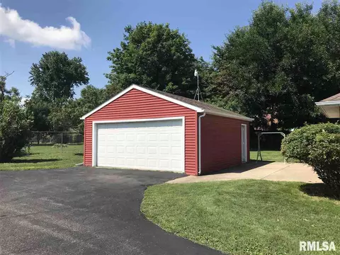 544 E Ash, Canton, IL 61520 photo 3