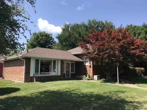 544 E Ash, Canton, IL 61520 photo 2