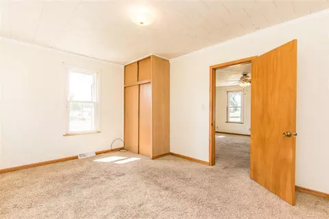 113 E Mill St, Roanoke, IL 61561 photo 9