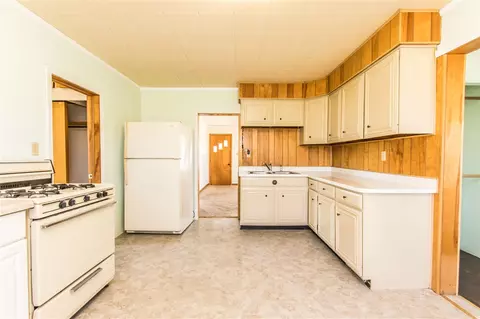 113 E Mill St, Roanoke, IL 61561 photo 13