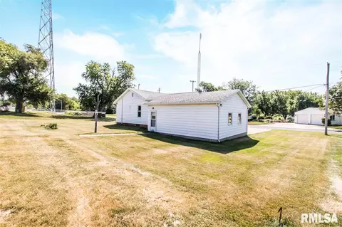 113 E Mill St, Roanoke, IL 61561 photo 22