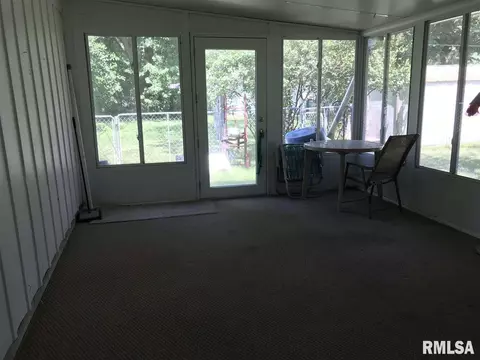 447 Summers Dr, Macomb, IL 61455 photo 11