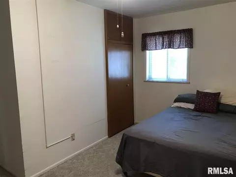 447 Summers Dr, Macomb, IL 61455 photo 8