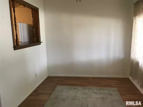 447 Summers Dr, Macomb, IL 61455 photo 5