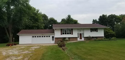 17382 E Il Hwy 9, Canton, IL 61520 photo 1