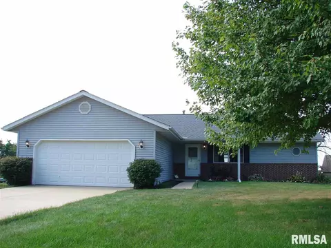 906 Brookshire, Eureka, IL 61530 photo 1