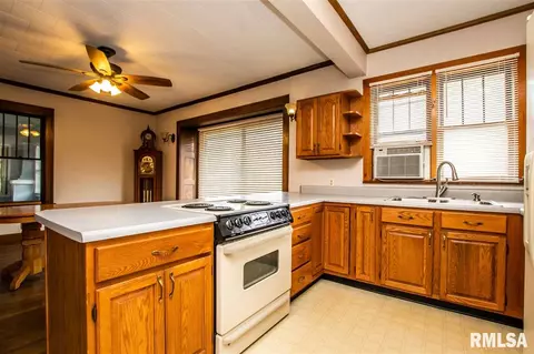 834 Maple Ave, Minonk, IL 61760 photo 14