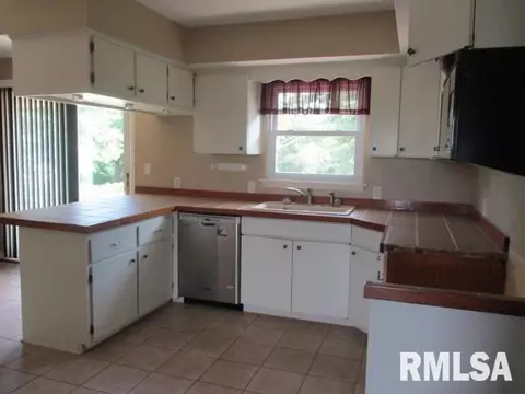 1507 W Grant St, Macomb, IL 61455 photo 5