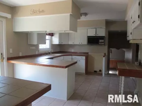 1507 W Grant St, Macomb, IL 61455 photo 6