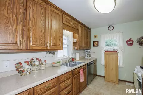 208 Fall St, Washington, IL 61571 photo 15