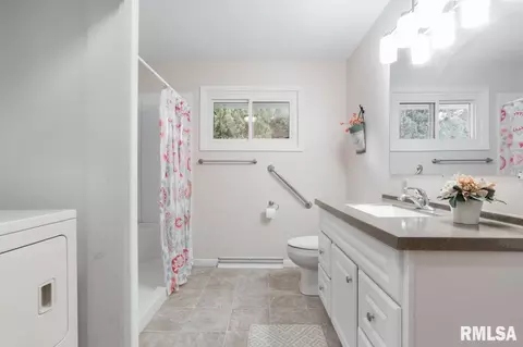 1515 E Resthaven Rd, Peoria, IL 61614 photo 25