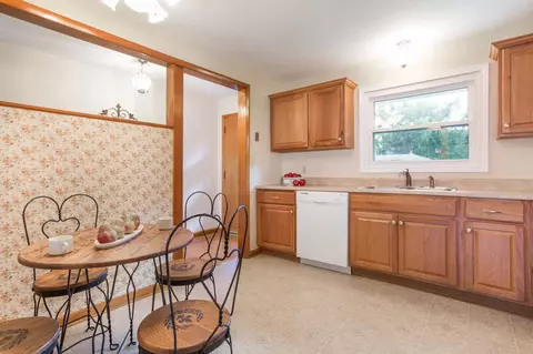 1515 E Resthaven Rd, Peoria, IL 61614 photo 9
