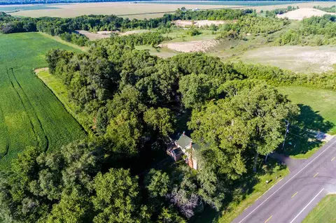 9010 E Manito Rd, Manito, IL 61546 photo 2