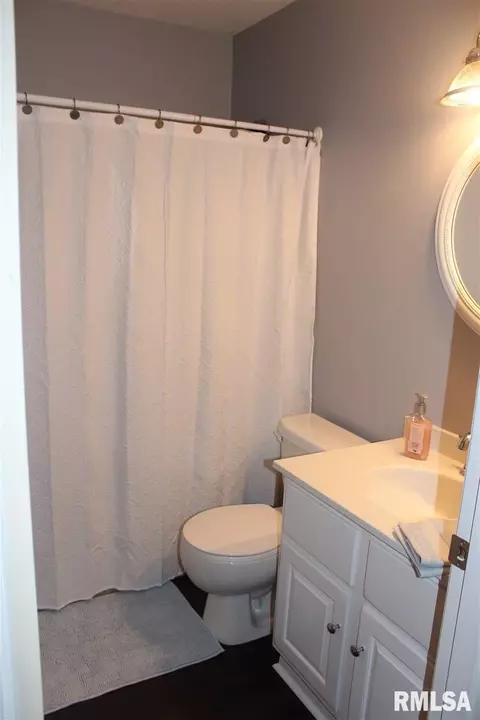 1407 Debbie Ln, Macomb, IL 61455 photo 12