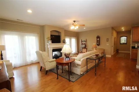 122 Eagle Rdg, Washington, IL 61571 photo 14
