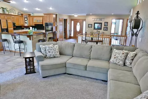 6322 S Tapping Rd, Mapleton, IL 61547 photo 4