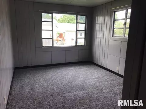 537 S Dudley Ter, Macomb, IL 61455 photo 7