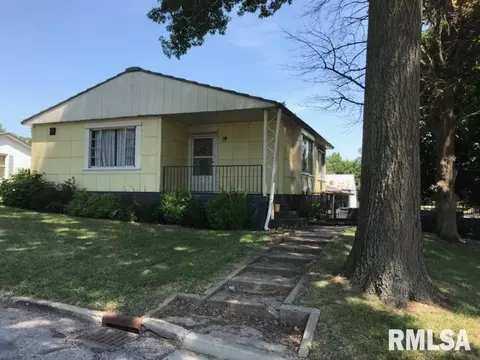 537 S Dudley Ter, Macomb, IL 61455 photo 2