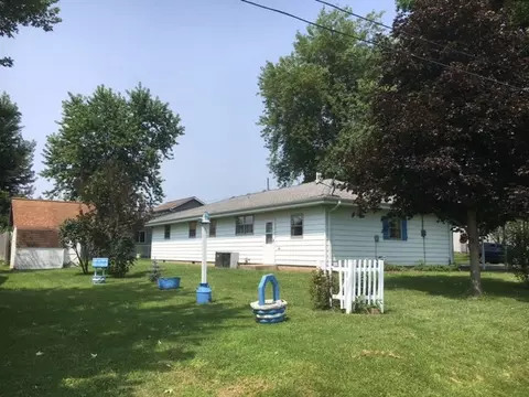 508 E 10th St, Delavan, IL 61734 photo 4