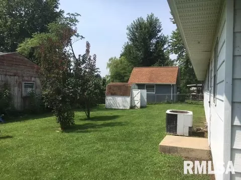508 E 10th St, Delavan, IL 61734 photo 6