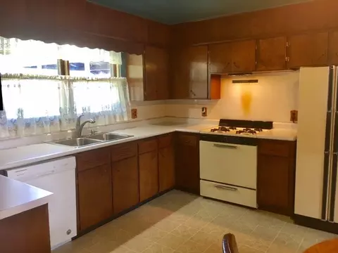 508 E 10th St, Delavan, IL 61734 photo 8