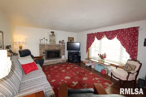 705 Devonshire Rd, Washington, IL 61571 photo 3