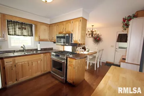 705 Devonshire Rd, Washington, IL 61571 photo 5