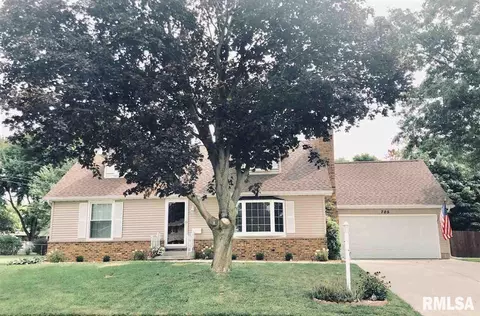 705 Devonshire Rd, Washington, IL 61571 photo 1