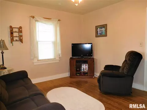 604 E Washington St, Morton, IL 61550 photo 2