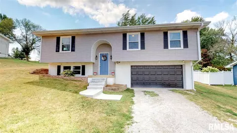 2106 S Main St, Eureka, IL 61530 photo 1