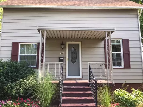 178 W Maple St, Canton, IL 61520 photo 4