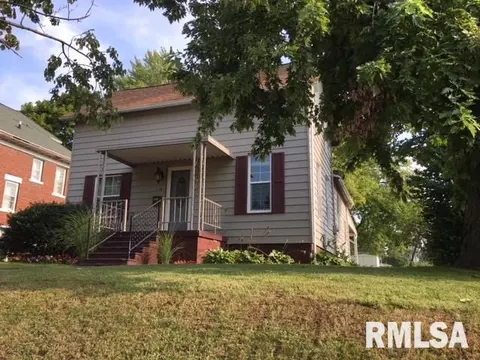 178 W Maple St, Canton, IL 61520 photo 1